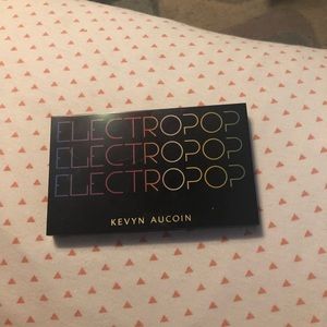 Kevin Aucoin Electropop palette